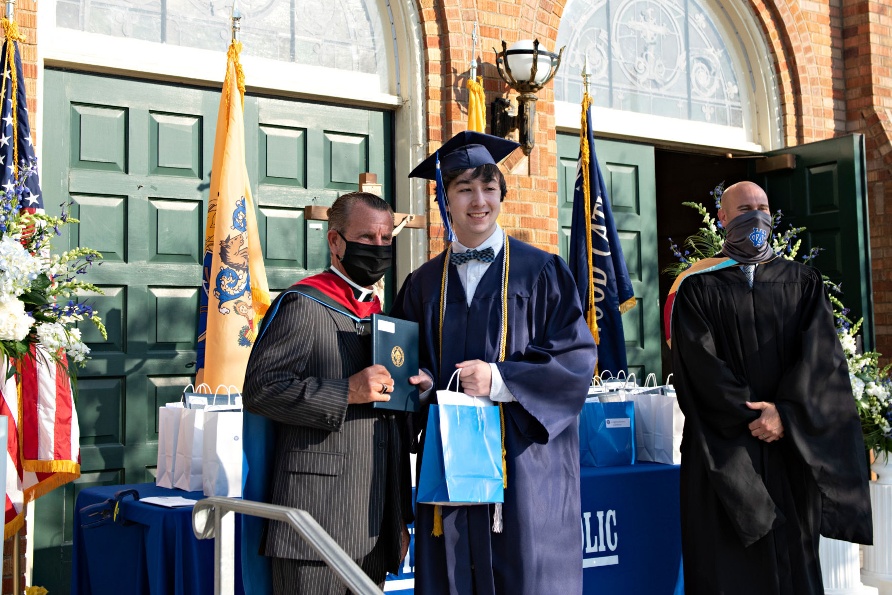 060420_nws_wildwoodcatholicgrad